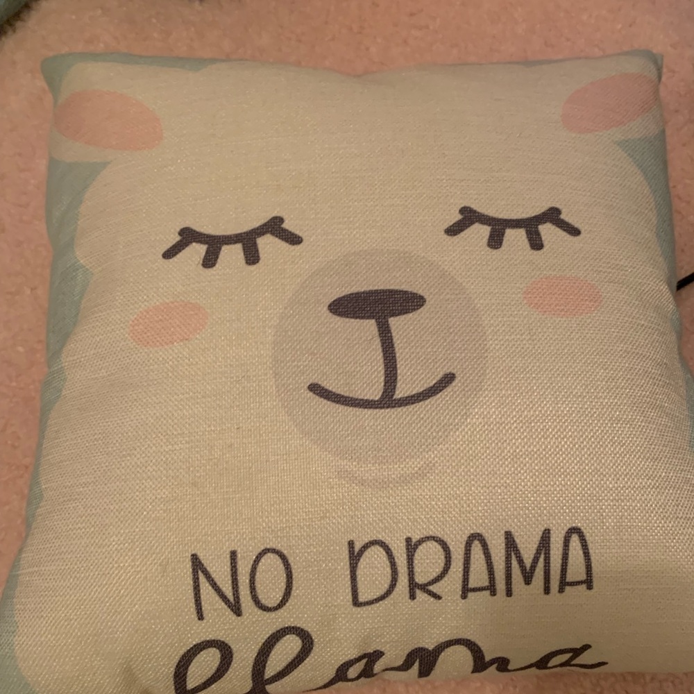 Pillow no drama llama